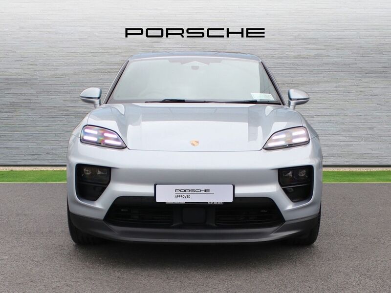 More views of Porsche Macan