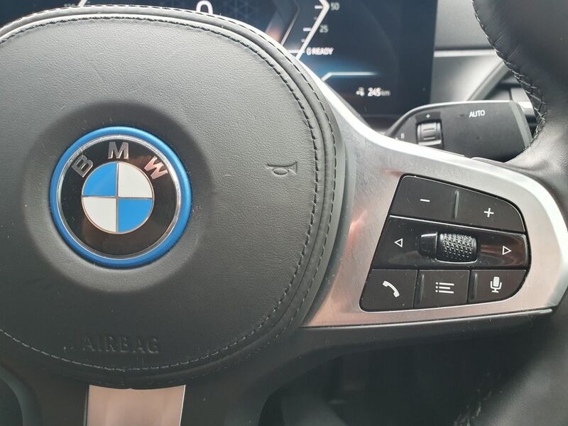 More views of BMW i4