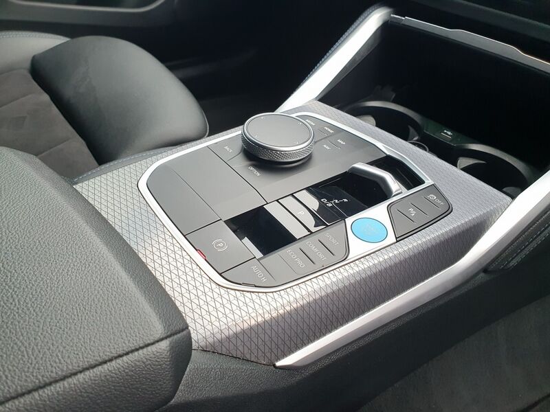 More views of BMW i4