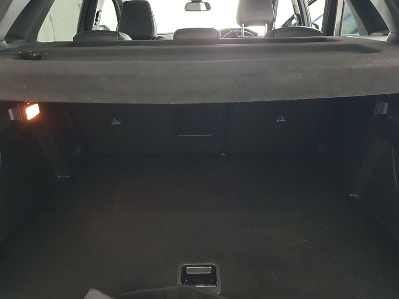 More views of Peugeot 3008