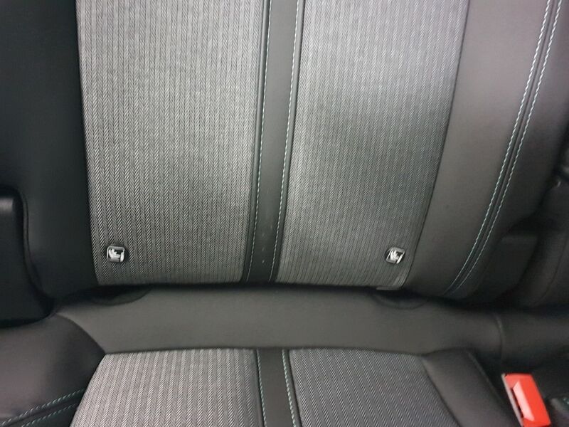 More views of Peugeot 3008