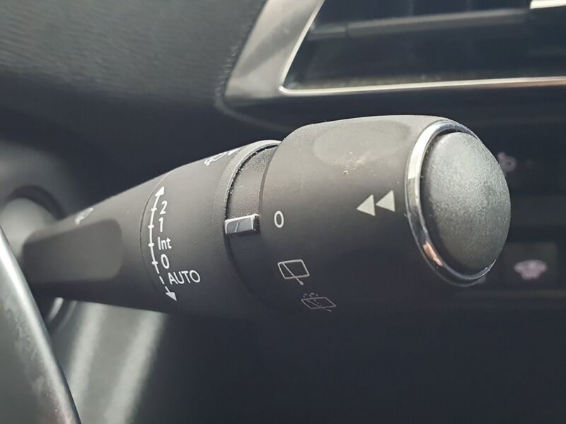 More views of Peugeot 3008