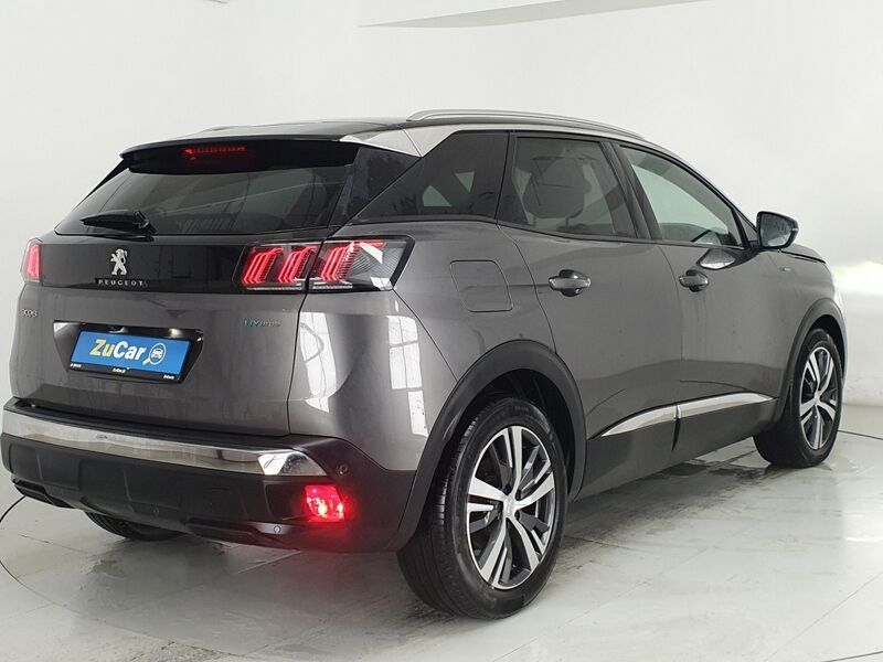 More views of Peugeot 3008