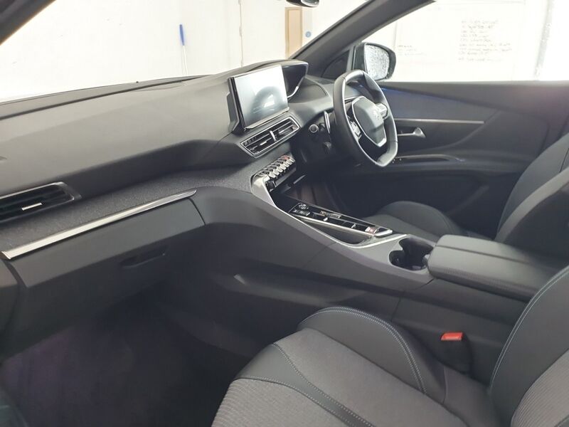 More views of Peugeot 3008