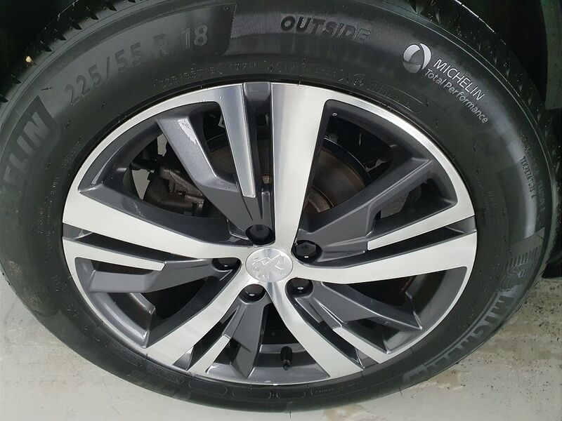 More views of Peugeot 3008