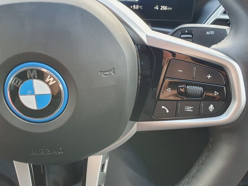 More views of BMW i4