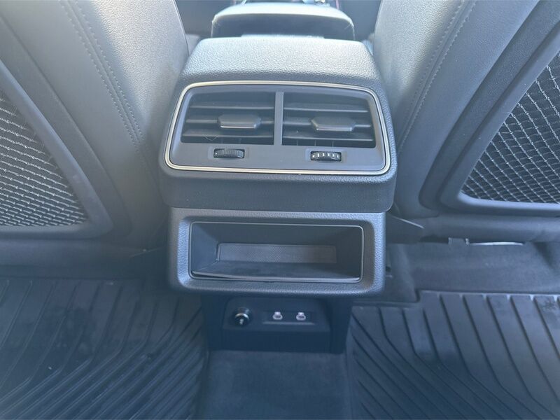 More views of Audi Q8 e-tron