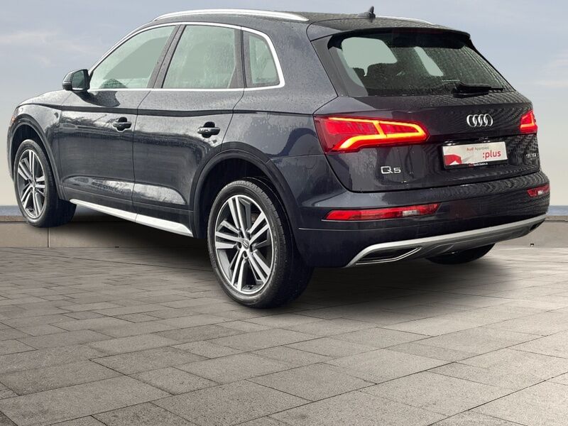 More views of Audi Q5
