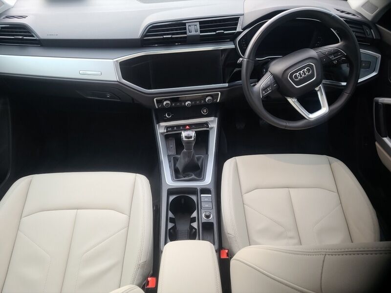 More views of Audi Q3