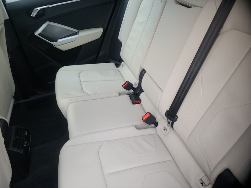 More views of Audi Q3