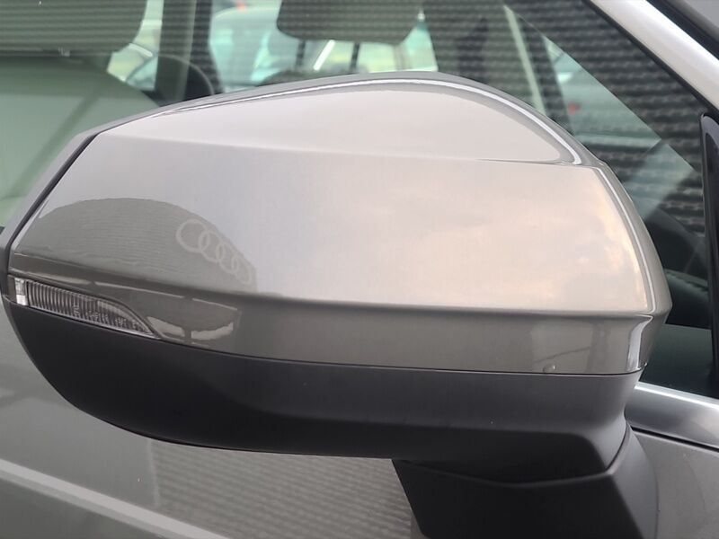 More views of Audi Q3