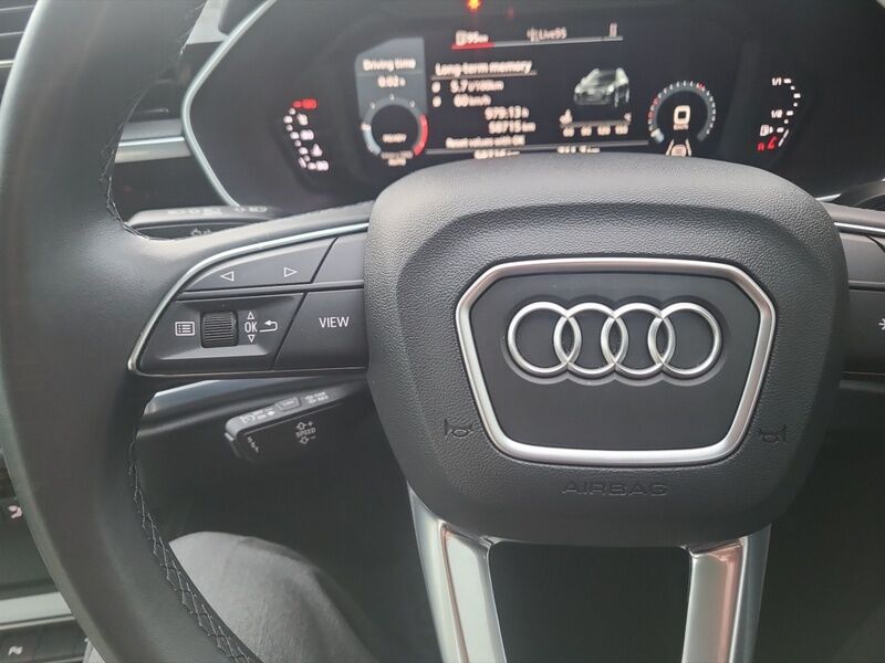 More views of Audi Q3