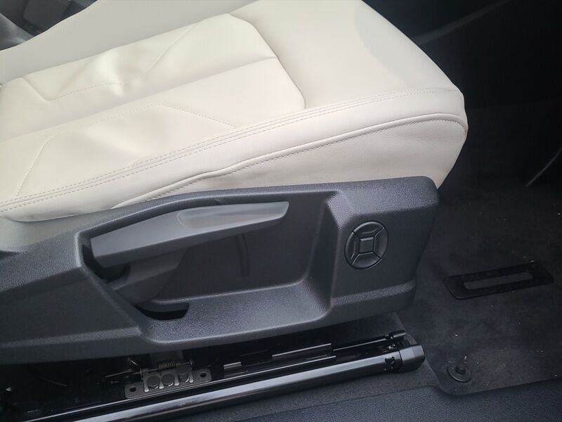 More views of Audi Q3