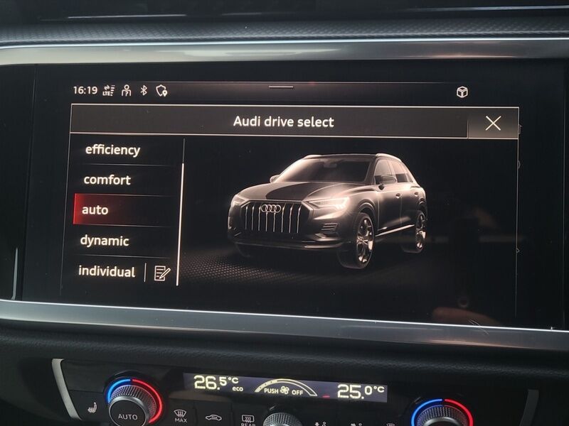 More views of Audi Q3