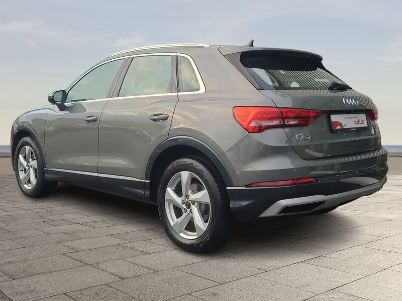 More views of Audi Q3
