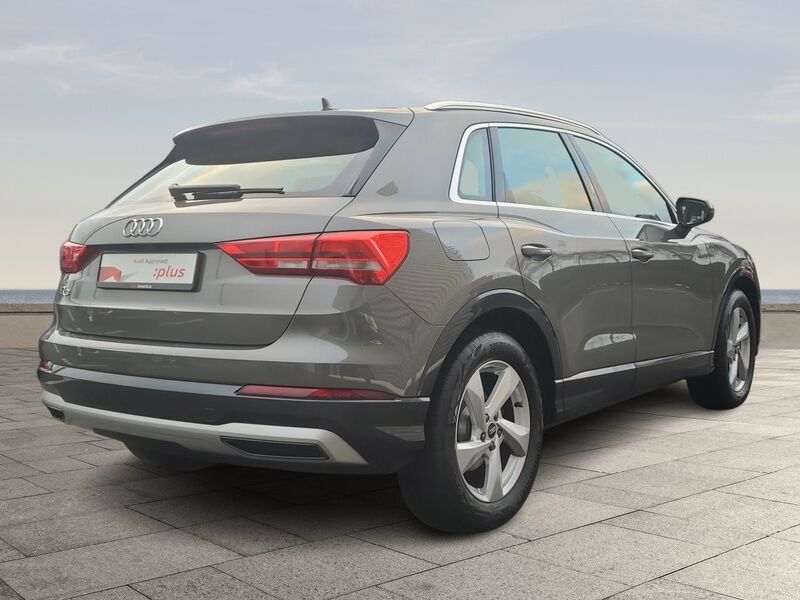 More views of Audi Q3