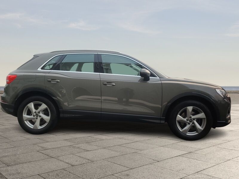 More views of Audi Q3