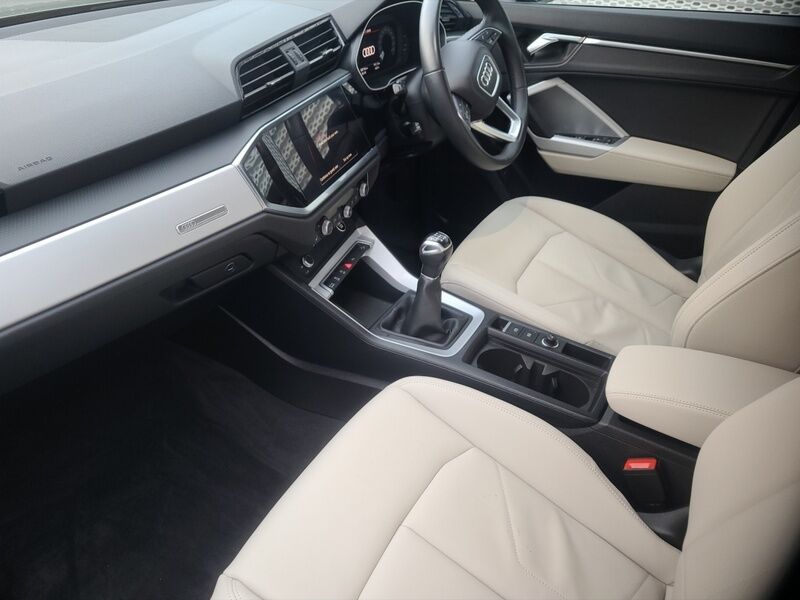 More views of Audi Q3