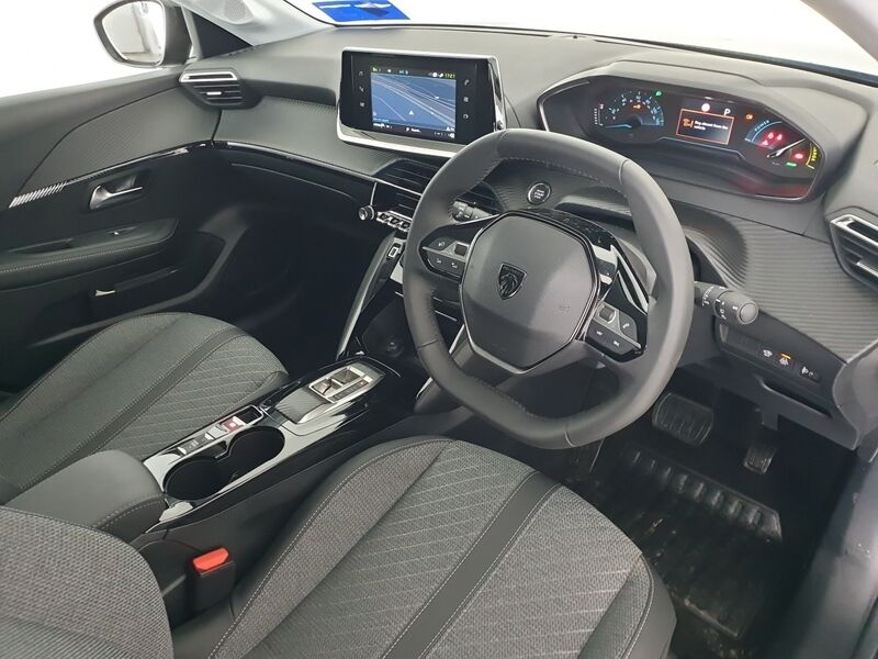 More views of Peugeot 208