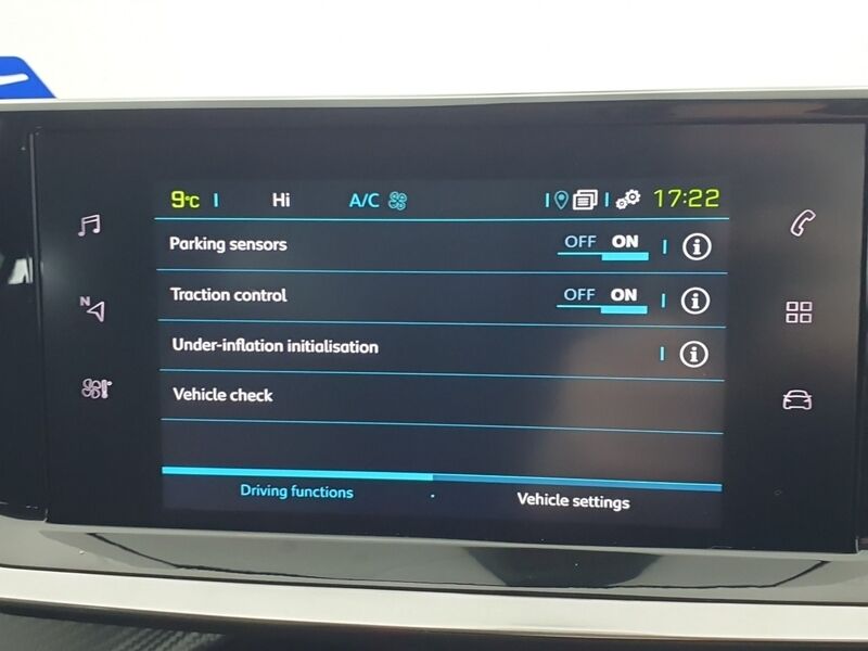 More views of Peugeot 208