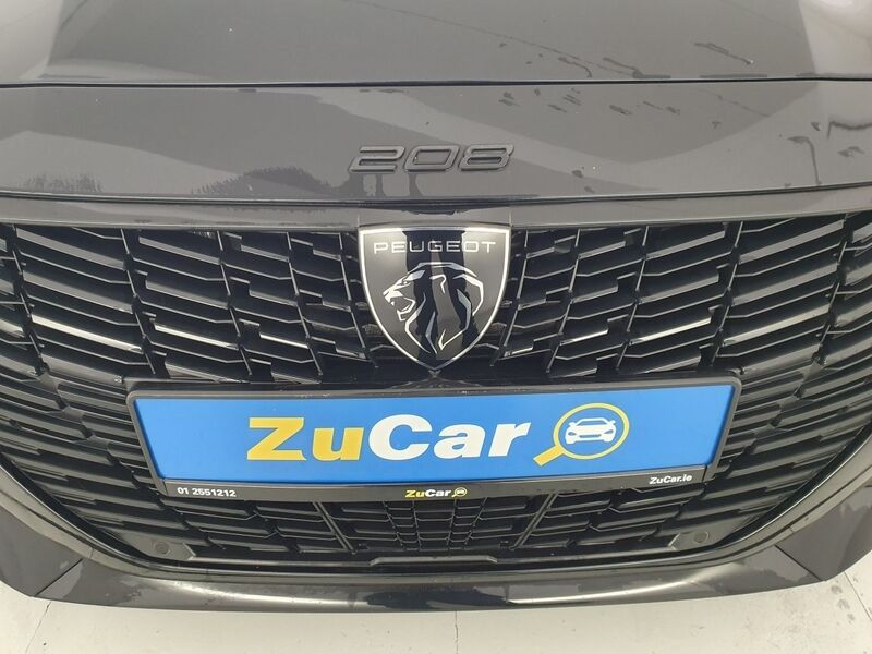 More views of Peugeot 208