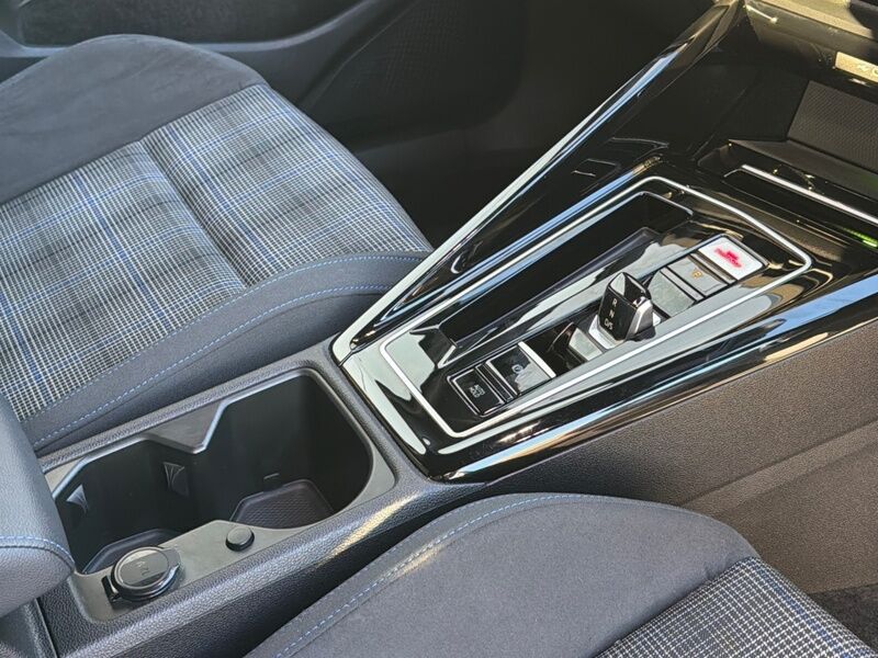 More views of Volkswagen Golf