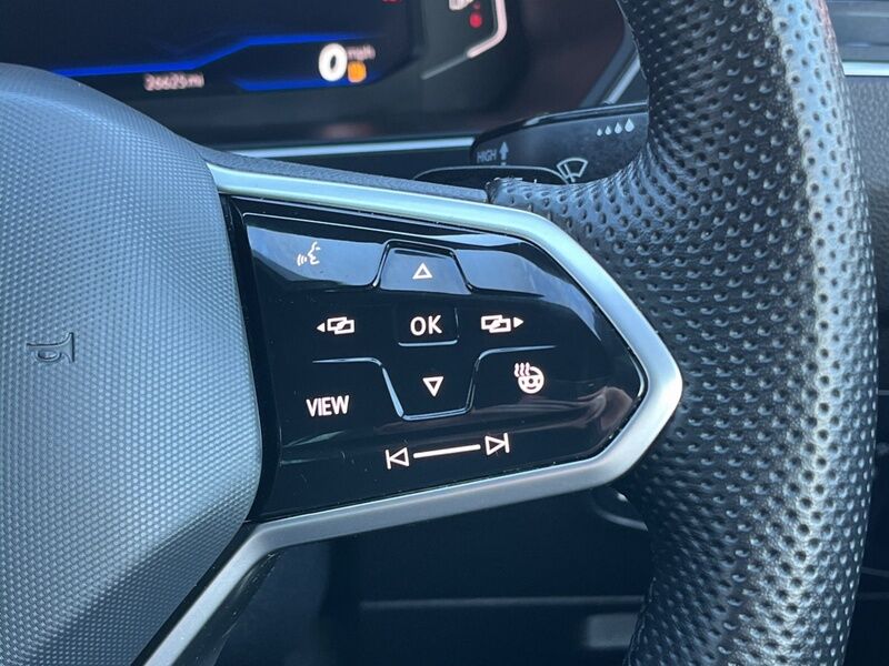 More views of Volkswagen Tiguan