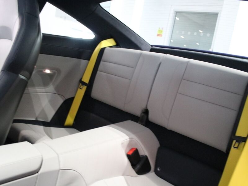 More views of Porsche 911