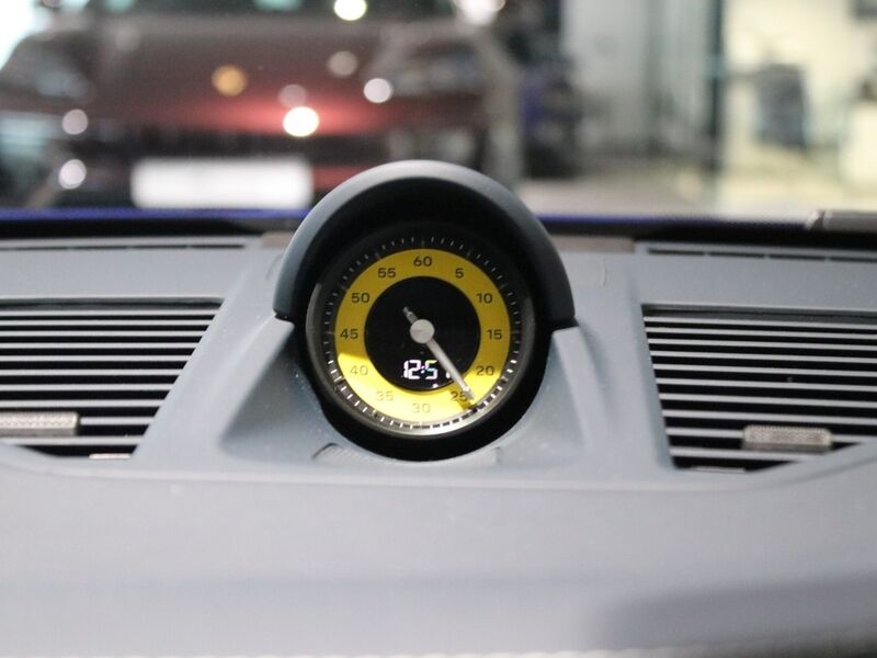 More views of Porsche 911