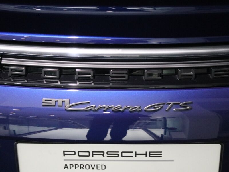 More views of Porsche 911