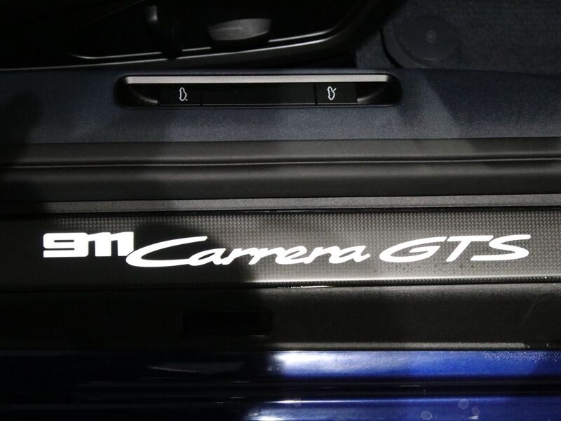 More views of Porsche 911