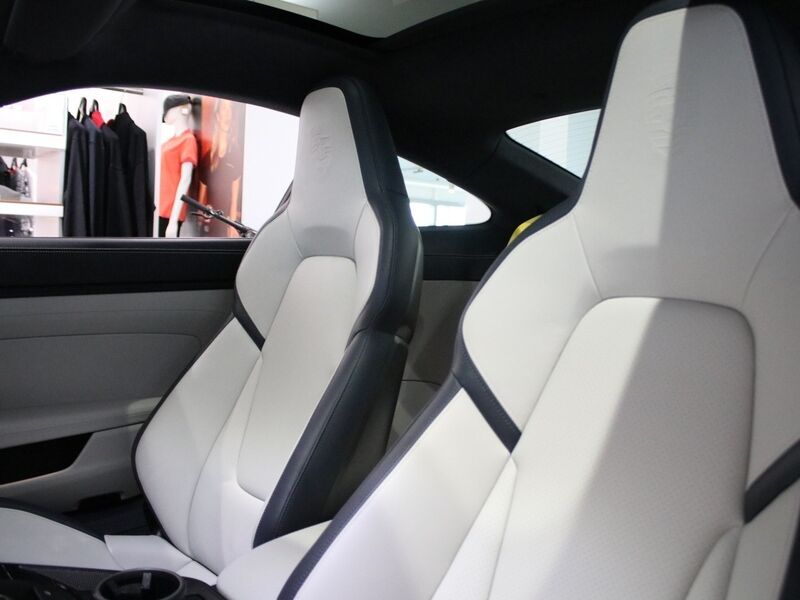 More views of Porsche 911