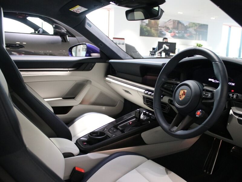 More views of Porsche 911