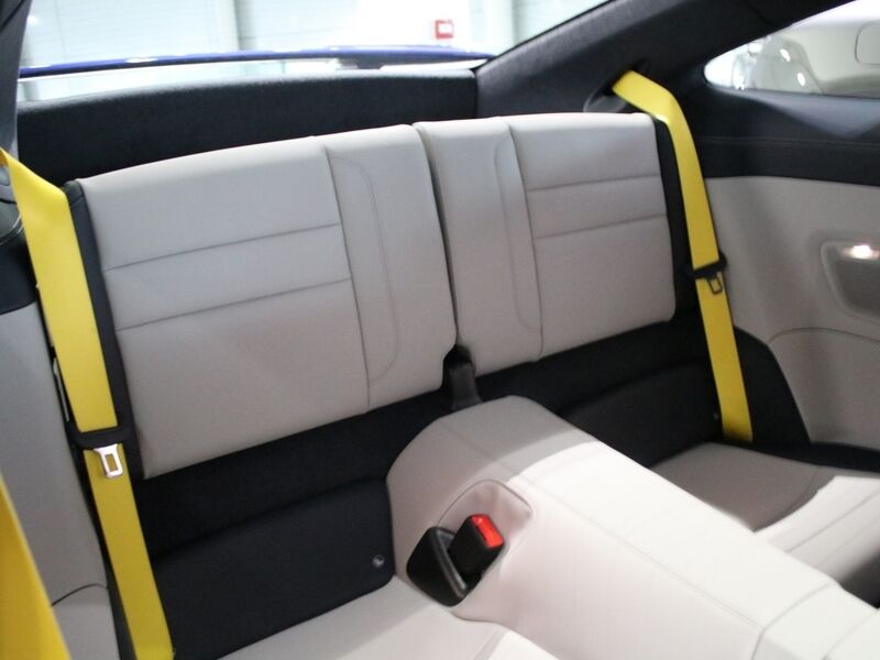 More views of Porsche 911