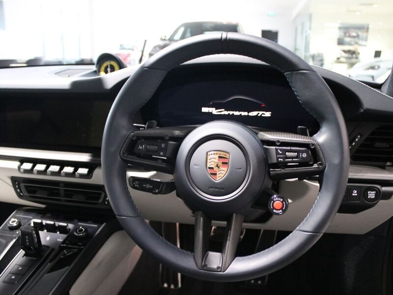 More views of Porsche 911