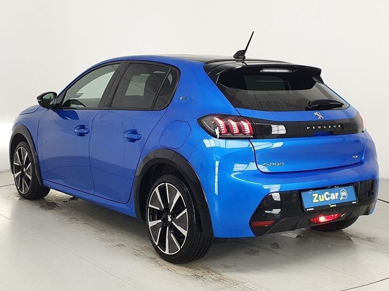 More views of Peugeot 208