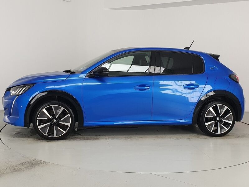 More views of Peugeot 208