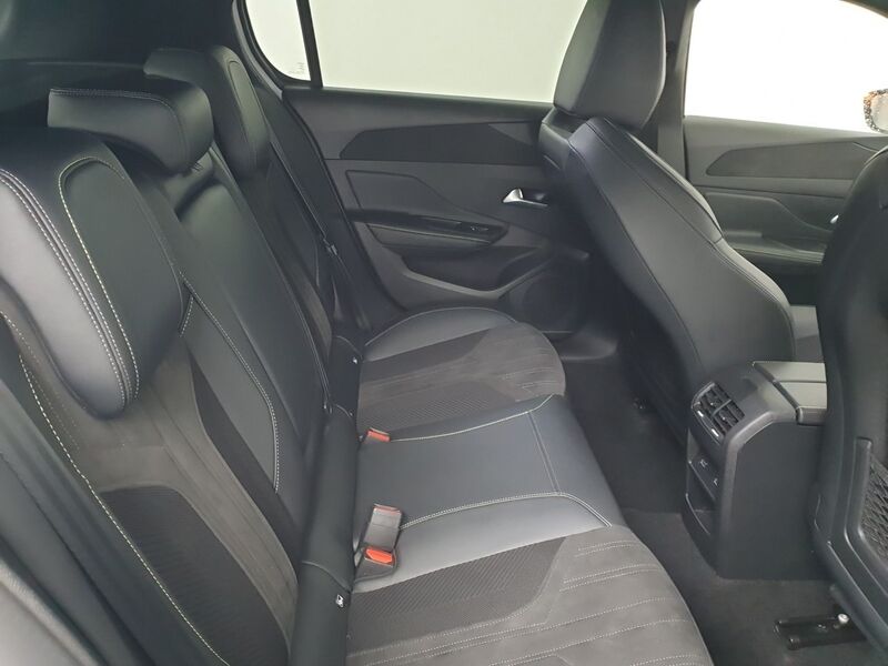 More views of Peugeot 308