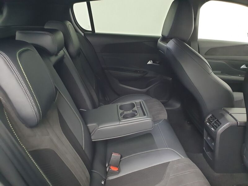 More views of Peugeot 308