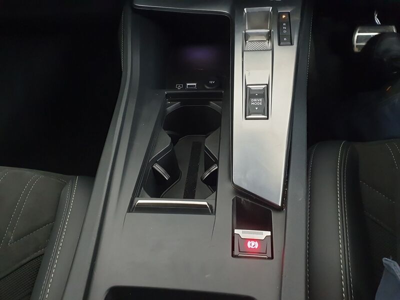 More views of Peugeot 308