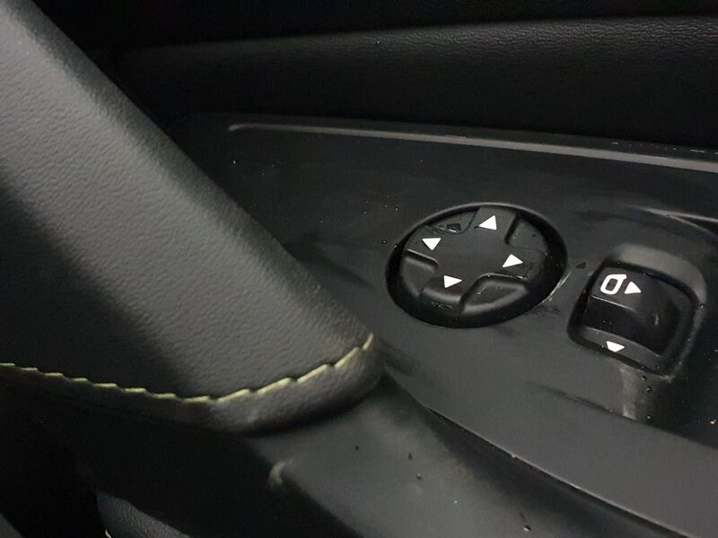 More views of Peugeot 308