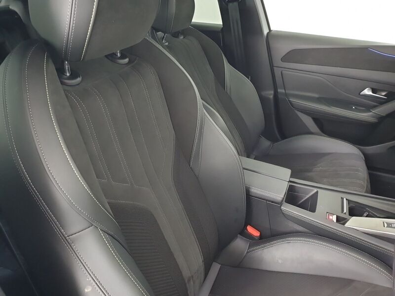 More views of Peugeot 308