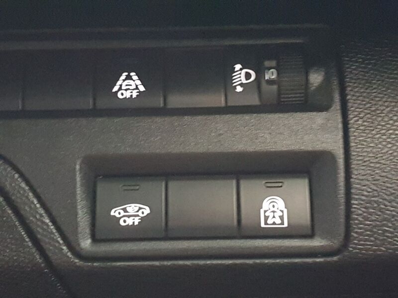 More views of Peugeot 5008