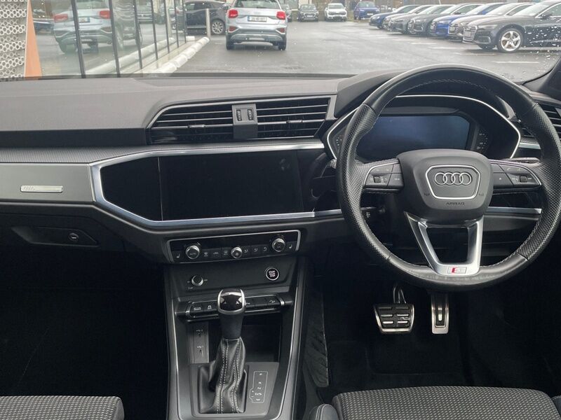 More views of Audi Q3