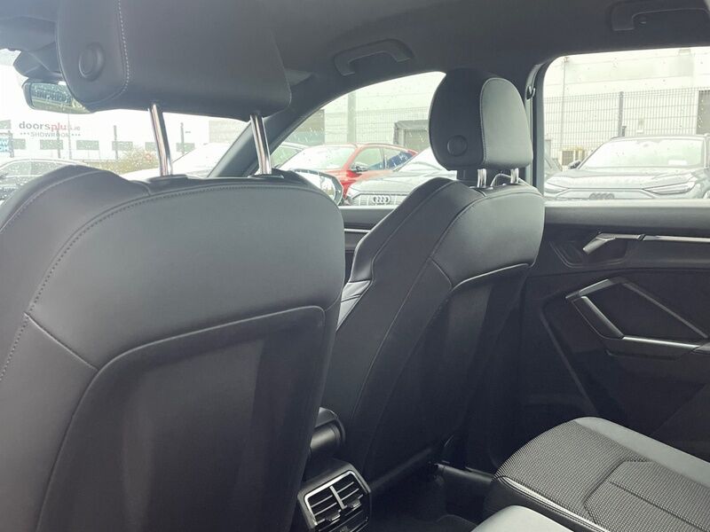 More views of Audi Q3