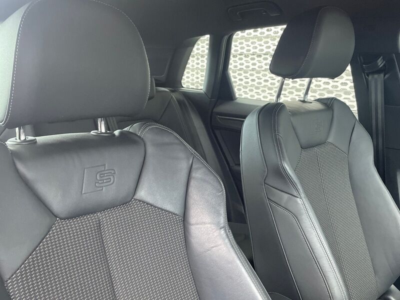 More views of Audi Q3