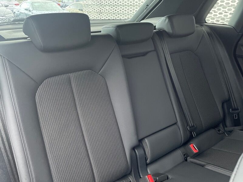 More views of Audi Q3