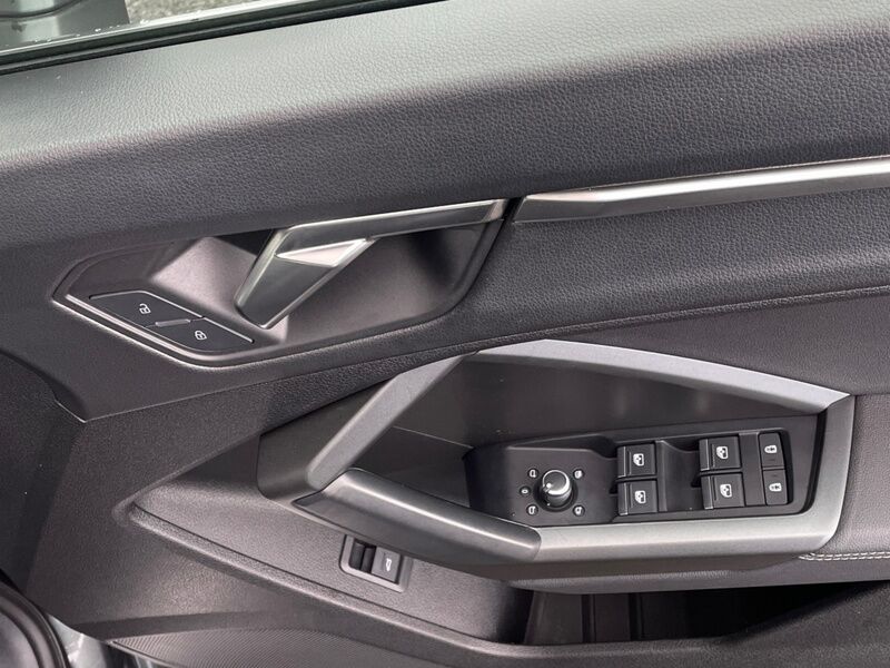 More views of Audi Q3