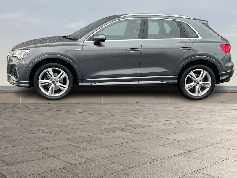 More views of Audi Q3