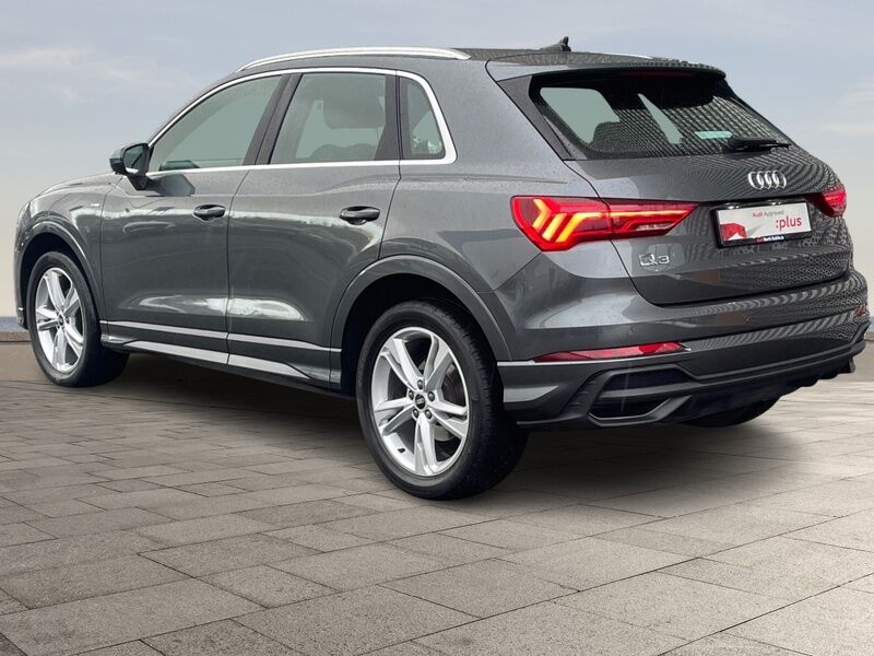 More views of Audi Q3